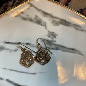 Dainty rose gold floral earrings